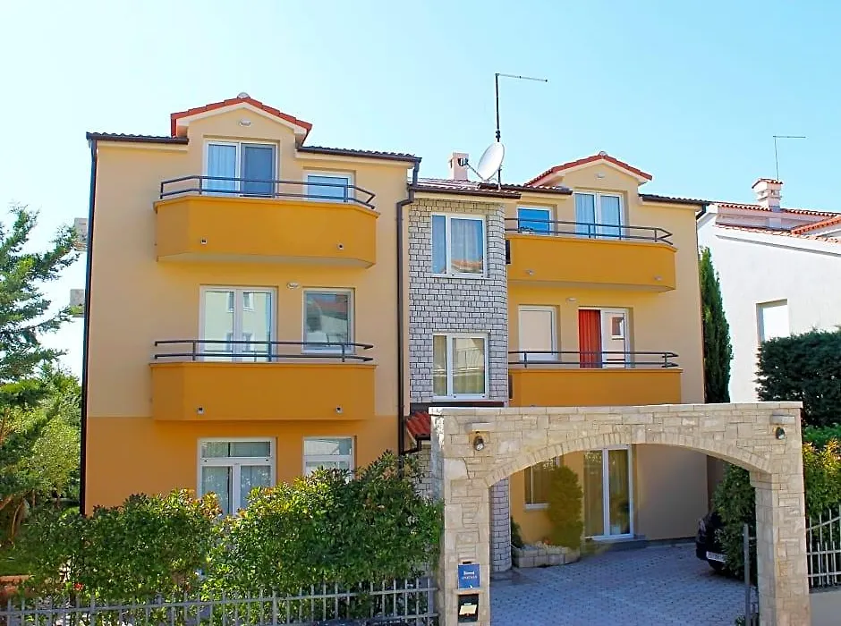 Catalina Apartments-1