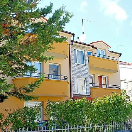 Catalina Apartments-3